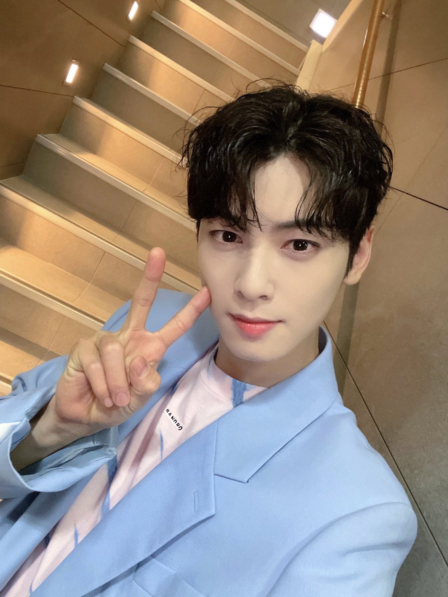 CheeAroha's tweet photo. @MBCMusicCore @offclASTRO Thank you for inviting our dear Eunwoo as special MC.. #차은우 #CHAEUNWOO #아스트로 #ASTRO https://t.co/erEqRMComd