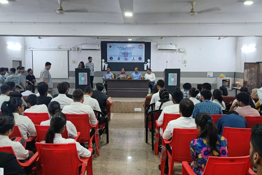 legaldebatelu's tweet photo. Inauguration of a dream❤️ 

Finally उद्घोष was a successful event. We were honoured with the presence of Dr. S. Chinappa ( DCP, North Lucknow). It was amazing to witness the starting so wonderful along with Prof. C.P Singh sir (head and dean, faculty of law, https://t.co/wYPRs0kbOe