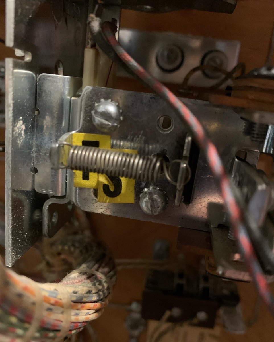 ThePinScientist's tweet image. This was an interesting surprise. …Easy fix!

TheEMScoreKeeper.com 

#Pinball
#PinballMod
#PinballMods
#PinballRepair
#PinballRestorations
#PinballCollector
#Gameroom
#Electromechanical
#ElectromechanicalPinball
#ElectromechanicalPinballMachine
#Restoration
#FixingIt
#Hobby