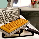 キーボード型のワッフルが焼ける型「The Keyboard Waffle Iron」が凄すぎる‼