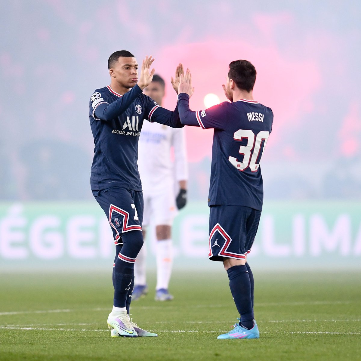 Mbappe: "I know my decision may upset Madrid fans but I based my decision on many other factors. Messi? Playing with Messi is not something that happens everyday. He's the best in the history and was also a key factor for my renewal."