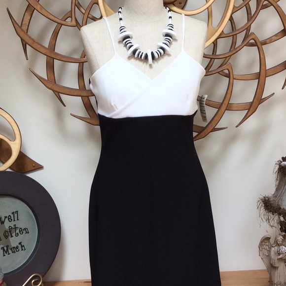 MsCoronel's tweet photo. So good I had to share! Check out all the items I'm loving on @Poshmarkapp #poshmark #fashion #style #shopmycloset #lclaurenconrad #pre #airspree: https://t.co/B54hBgd1Uj https://t.co/hslMgJT5uI