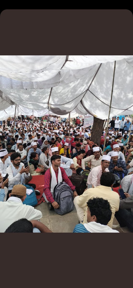 श्री <a href="/DivyaMaderna/">Divvya Mahepal Madernna</a> जी आपके क्षेत्र के हजारों तृतीय श्रेणी शिक्षक वर्षों से घरों से सैकड़ों किलोमीटर दूर नौकरी कर रहे हैं कृपया स्थानांतरण मुद्दे पर मुख्यमंत्री जी से अनुरोध करें, स्थानांतरण लिस्ट जारी करवाइये।
#Teachers_Transfer
#Teachers_Transfer
<a href="/DrBDKallaINC/">Dr. Bulaki Das Kalla</a> 
<a href="/ashokgehlot51/">Ashok Gehlot</a>