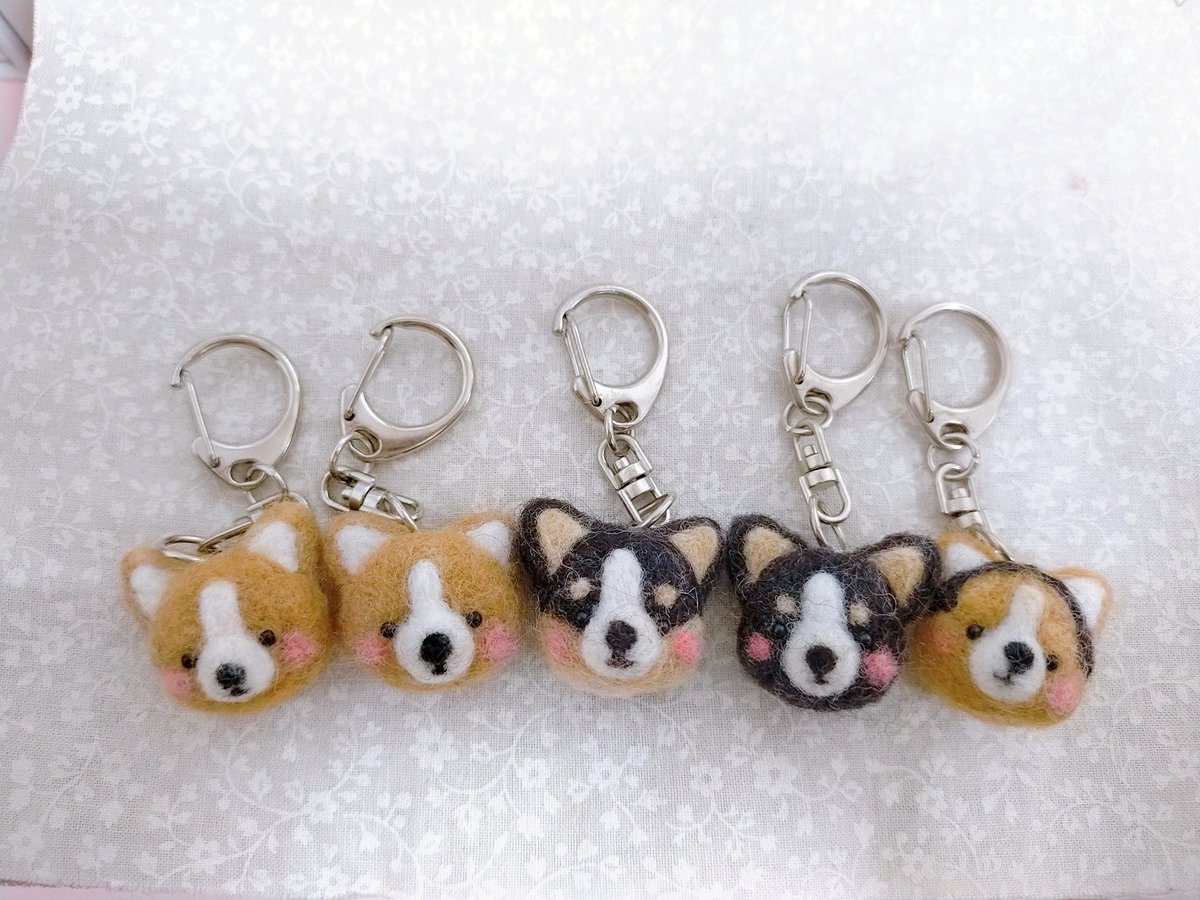 chimatto_corgi's tweet photo. 全員キーホルダーになりました👏

#コーギー https://t.co/ycsxjYTEQ5