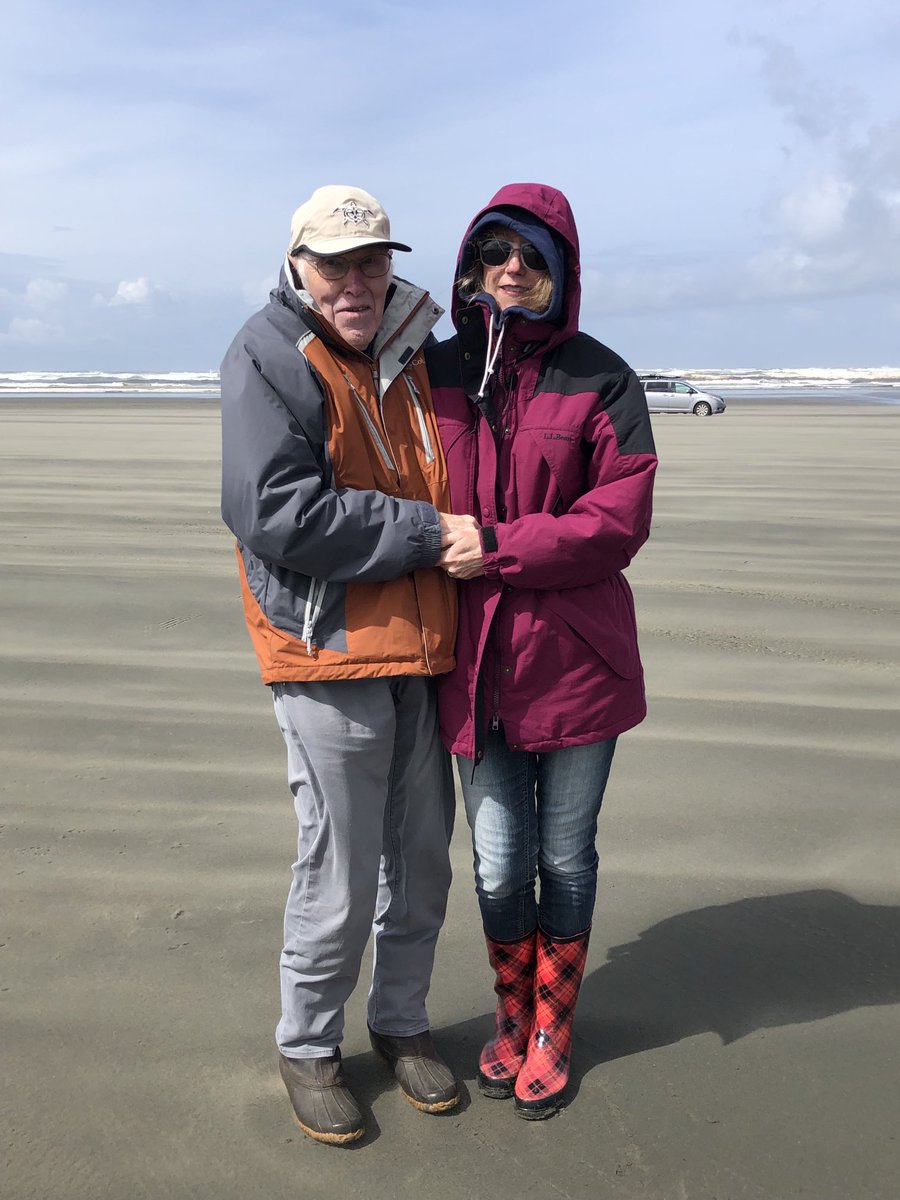 CindyEasley6's tweet photo. After losing so many special people this year, I’m very grateful to still have my Mom and Dad in my life. https://t.co/efbwJYOS50