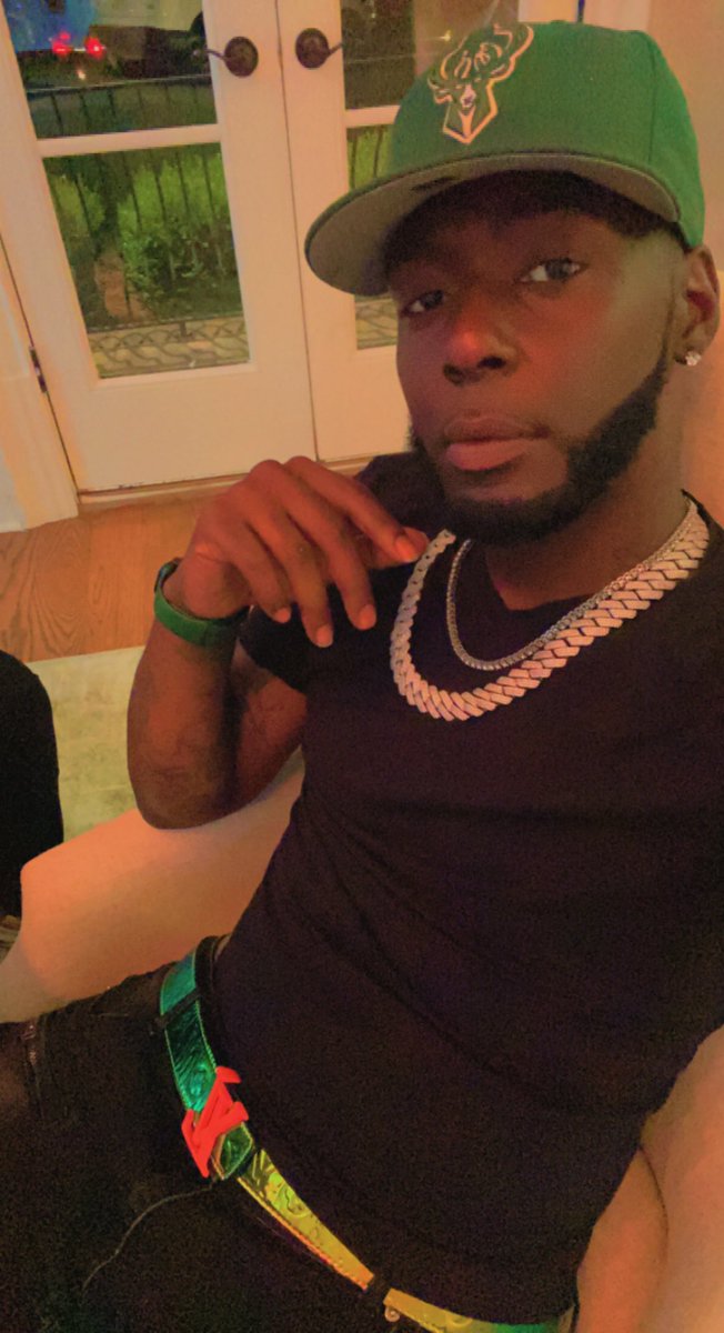 TazzMalone's tweet photo. I BEEN POPPING #AskBoutMe 🔥 https://t.co/fgnawpA20N
