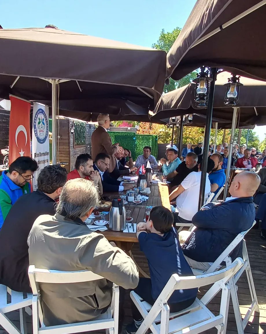 ridefist's tweet photo. Rize Dernekler Federasyonu yönetimi olarak 12. Rize tanıtım günleri hazırlıklarını değerlendirmek için kahvaltılı istişare toplantısında biraraya geldik.
#rizegünleri https://t.co/TIvQlU3quO