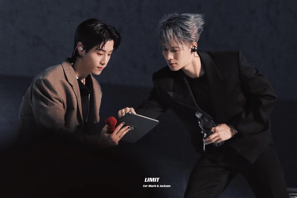 eyesonmarkson's tweet photo. LIMIT FANSITE EVERYBODY!!! QUEEN IS BACK!❤️‍🔥

#GOT7_HomecomingDay1 #GOT7
#GOT7HOMECOMING #JacksonWang #MarkTuan https://t.co/JIg2h21Atm