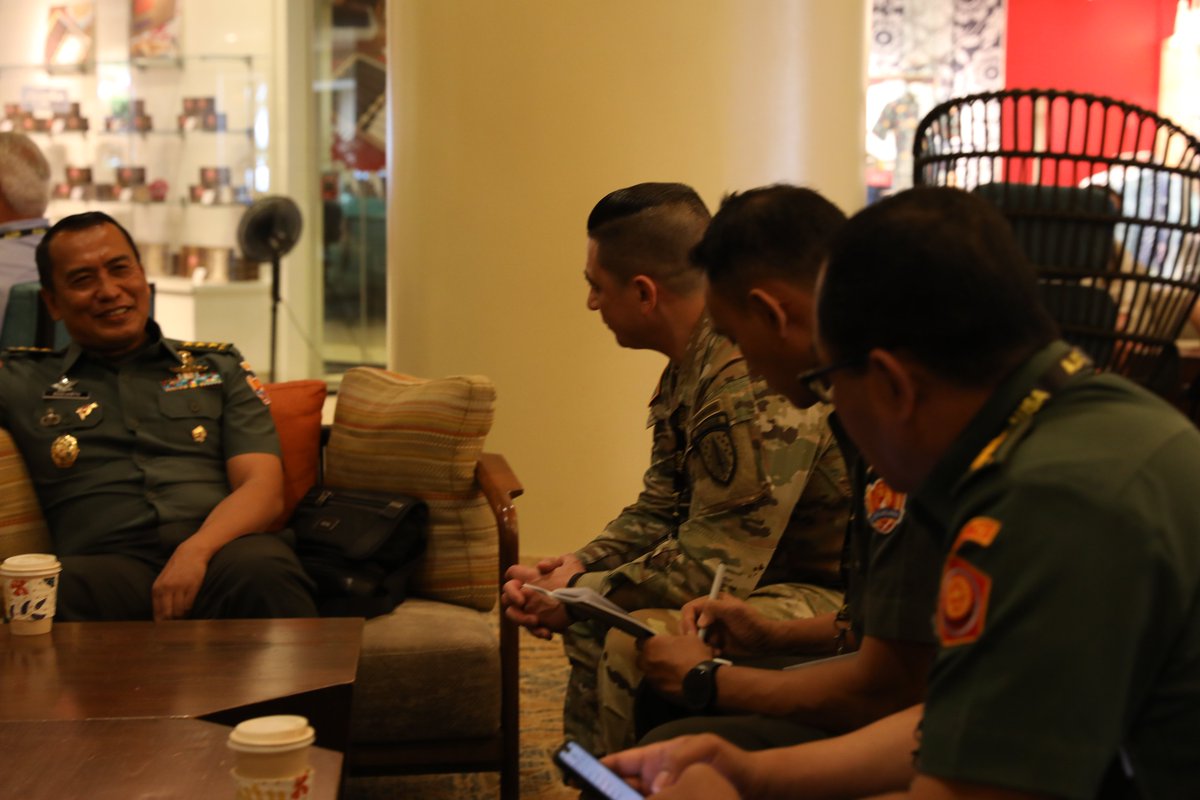 Brigade Commander, Col. Jon Chung visited with @tni_ad Inspector General Lt. Gen. Rudianto, May 18, 2022 at the LANPAC Conference in Honolulu, Hawaii to discuss ongoing 5th SFAB operations in Indonesia. #FreeandOpenIndoPacific.