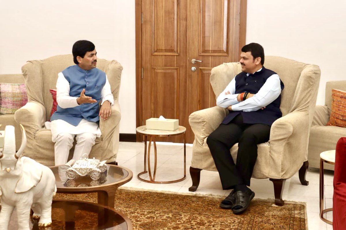 Dev_Fadnavis's tweet photo. It was nice to welcome and meet @BJP4India leader, Bihar Minister @ShahnawazBJP ji at my residence in Mumbai, as he paid a courtesy visit to us. https://t.co/eqakEPyRjj