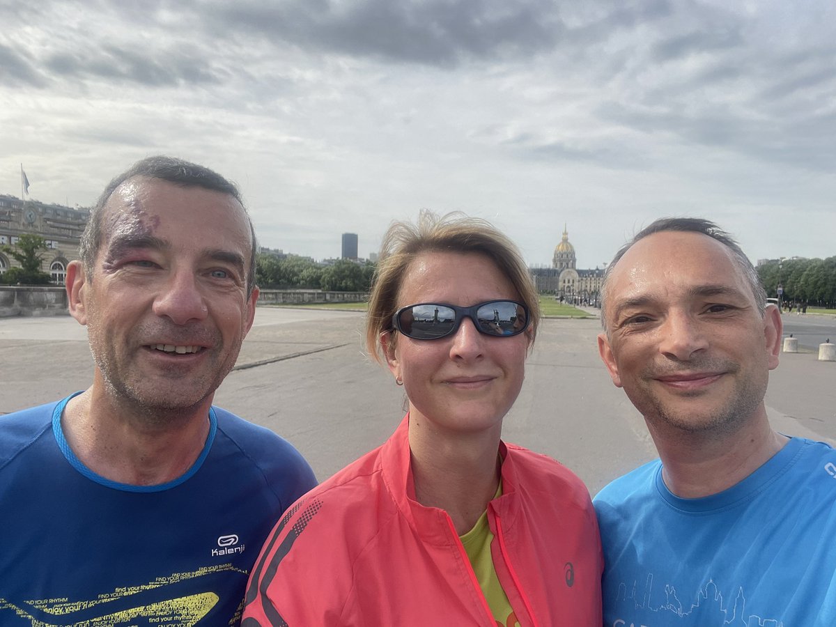 flgguillaume's tweet photo. Opération Avec nos blessés 2022 ! Devant l’@INI_Invalides, la team 🏃🏽‍♂️🏃🏽‍♀️ gendarmerie au côté de ses frères et sœurs d’armes! Footing ⭐️⭐️ ce dimanche : 30 kilomètres de plus au compteur, au profit des blessés des Armées #cohesion @LaCABAT 
#TenirLEffort #AvecNosBlessés https://t.co/ve8rNbJO7p