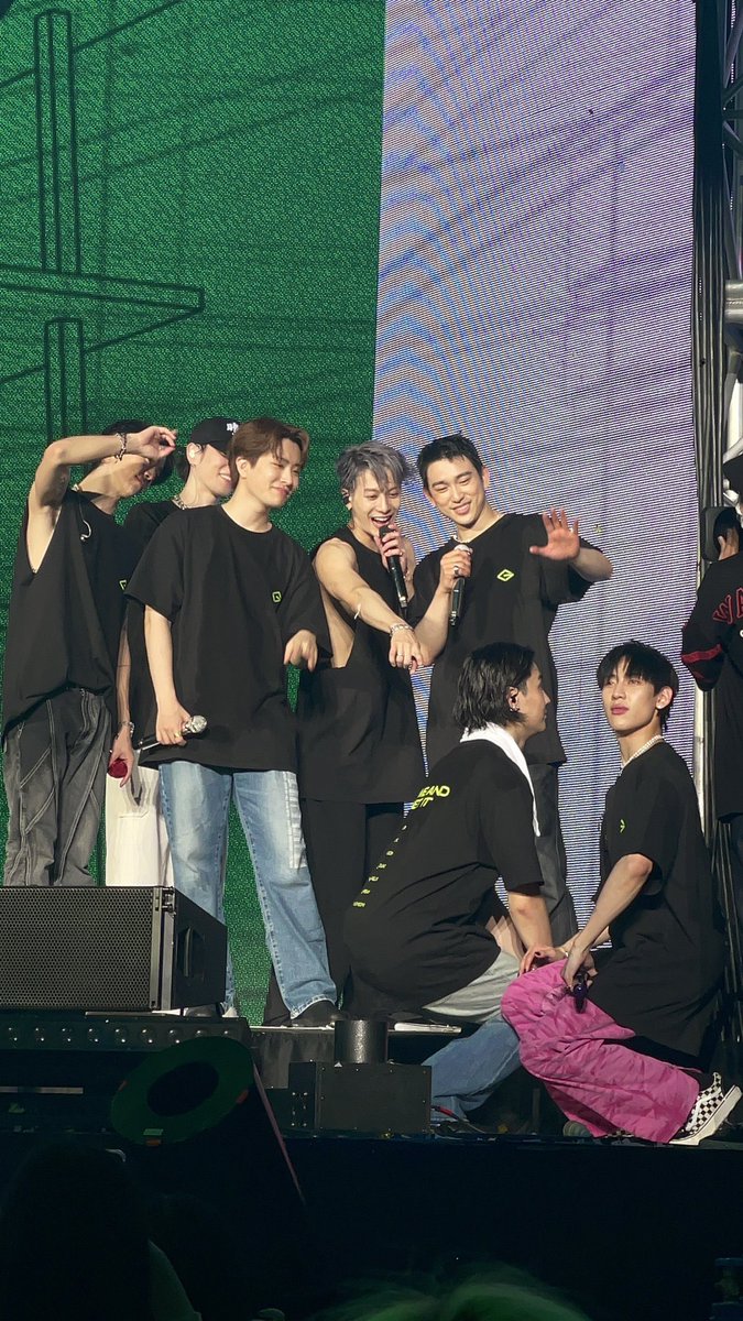 wjepepi's tweet photo. they r everything to me https://t.co/NJ7hWYGMph