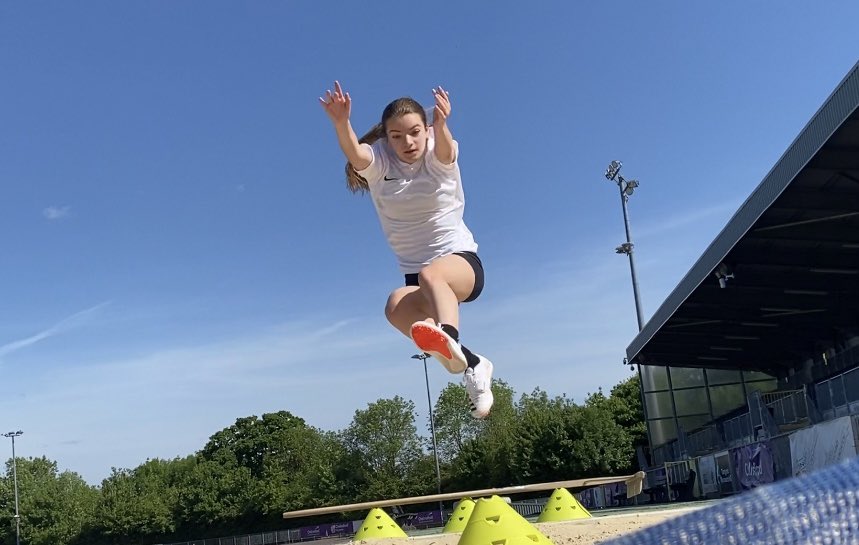 RichHellen74's tweet photo. Super morning at Chelmsford Athletics Working on the LJ and trying the new sprint spikes👟☀️

#trackandfield 
#fasterhigherfurther 
#Hypersprint 
@ASICSUK https://t.co/ZkqMeze4zD