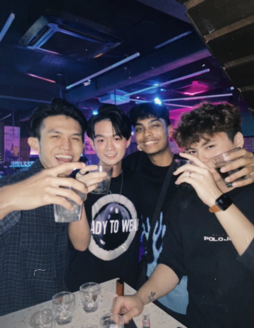 arjayy_07's tweet photo. fun people🥃 https://t.co/fa22UqueDX