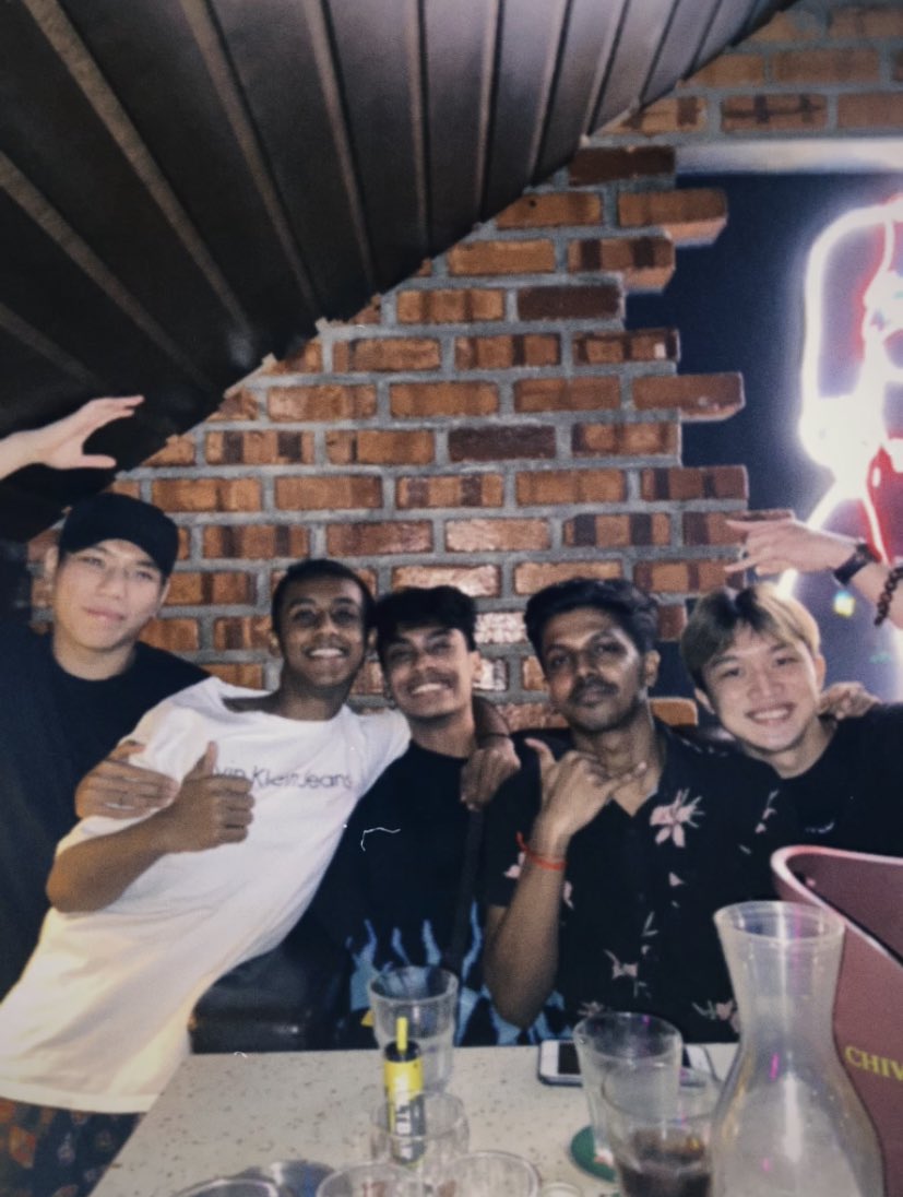 arjayy_07's tweet photo. fun people🥃 https://t.co/fa22UqueDX