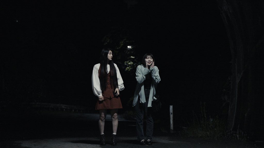 dijihorror's tweet photo. 短編ホラー「やっほー」を公開しました。
https://t.co/O3qGxz9vuS
あらすじ：幽霊が出ると呪われた廃トンネルに来た二人は、そこで絶対に言ってはいけない言葉を話してしまうのだが… https://t.co/T3clbBt4U9