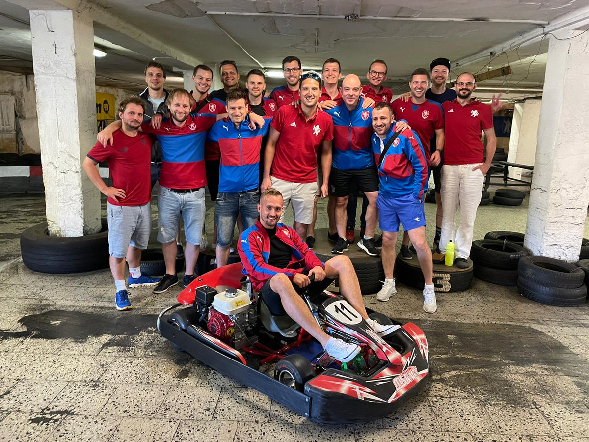 Česká fotbalová reprezentace lékařů tweet media