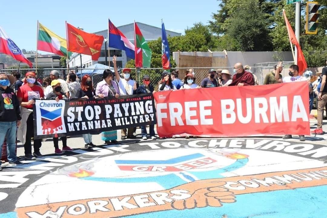 RedAmry's tweet photo. Burmese Pro-Democracy activists in America protested against the @Chevron to end partnership with the junta who is killing innocent civilians. @Chevron
#Chevron_StopSponsoringJunta 
#KeepInEscrowAccount 
#2022May22Coup 
#WhatsHappeningInMyanmar https://t.co/zf1L2XU0Rf