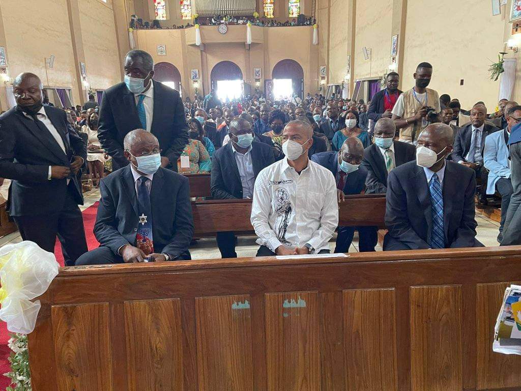 InterKinois's tweet photo. #InterkinoisFocus
Lubumbashi: Joseph Kabila et Moise Katumbi sont présentement dans une même église pour la messe de clôture du Forum de Réconciliation des Katangais. https://t.co/QvPqasu60o