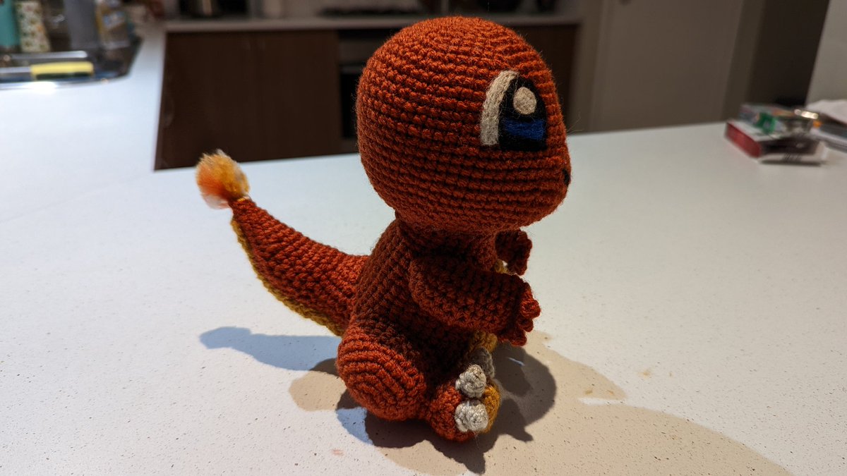 heart_nerd's tweet photo. Mini and medium Charmander.  It's been a pokeweekend. #crochet #Amigurumi #anxietyrelief #crafts #1upcrochet https://t.co/jvqh4OVEey
