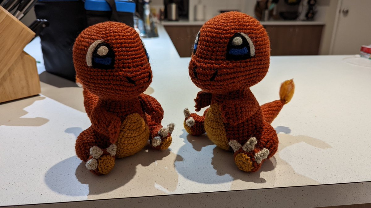 heart_nerd's tweet photo. Mini and medium Charmander.  It's been a pokeweekend. #crochet #Amigurumi #anxietyrelief #crafts #1upcrochet https://t.co/jvqh4OVEey
