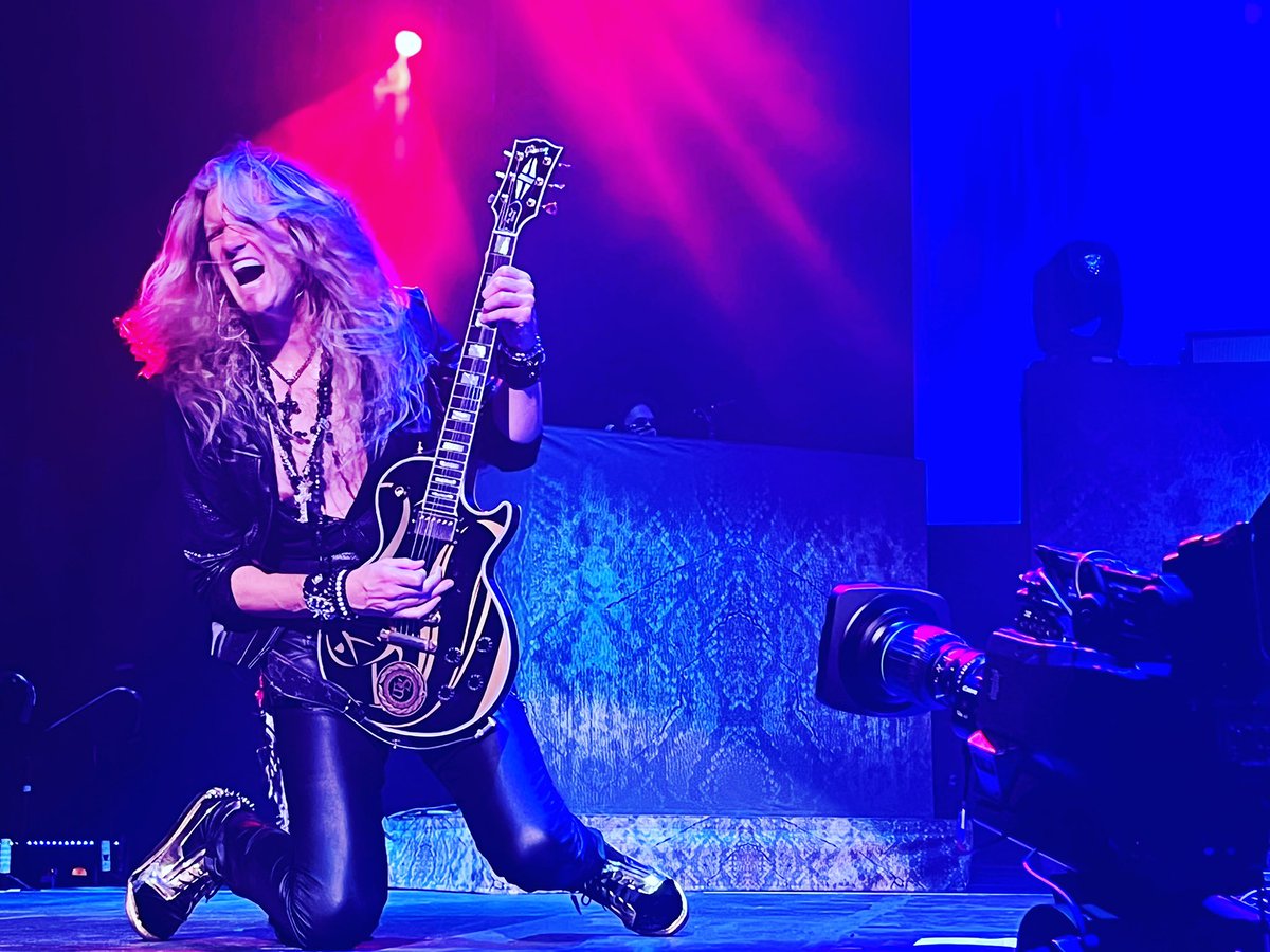 Ank van Lier tweet media