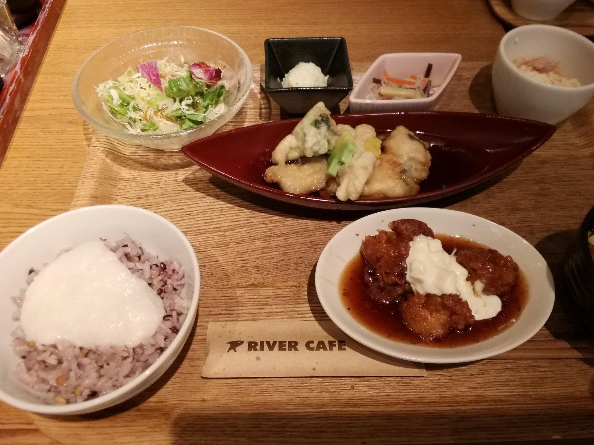 Yukky 今日のランチは阪急三番街のriver Cafeさんにて健康 バランス定食プラス食後にミニさつま芋パフェいただいた 定食はすごくヘルシーで旨い パフェも旨い 梅田でいいカフェ見つけた Rivercafe 梅田ランチ 梅田カフェ T Co Djubnycvd2 Yukky 今日のランチは阪急三番街のriver Cafeさんにて健康 バランス定食プラス食後にミニさつま芋パフェいただいた 定食はすごくヘルシーで旨い パフェも旨い 梅田でいいカフェ見つけた Rivercafe 梅田ランチ 梅田カフェ T Co Djubnycvd2