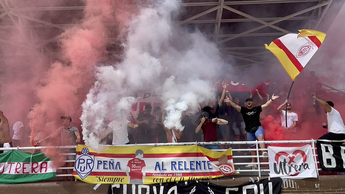 ANIMA SIEMPRE AL EQUIPO DE TU PUEBLO. 🔴⚪️
<a href="/BARRA12CDU/">Barra 12 C.D.Utrera</a> <a href="/UTRERACD/">C.D. Utrera</a>