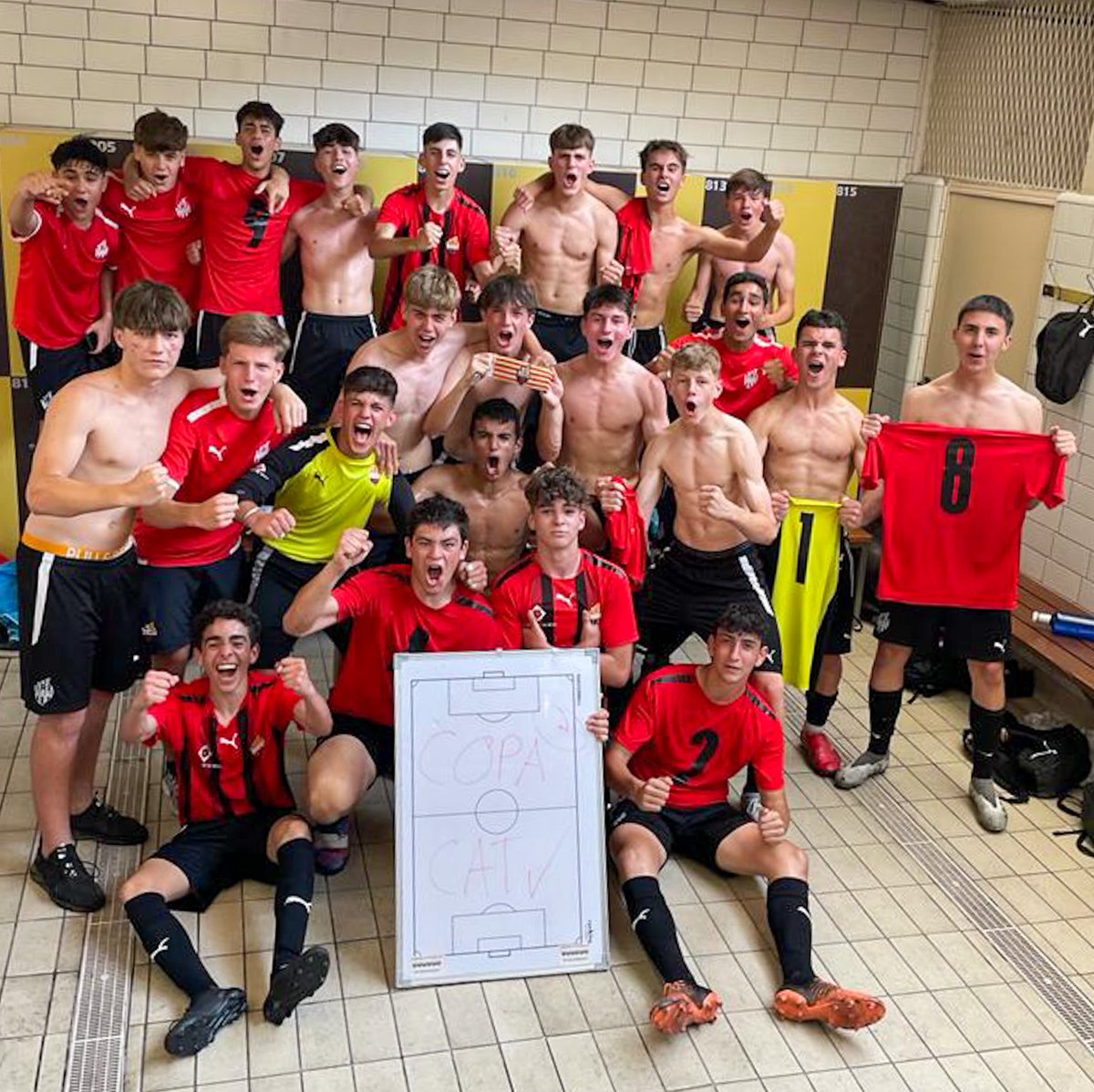 ffutbolbasereus's tweet photo. El Cadet A s’imposa al Sant Cugat (2-1) i es classifica per la Copa Catalunya. ENHORABONA!!
#ffutbolbasereus #forçareus https://t.co/v0lYvvSwTG