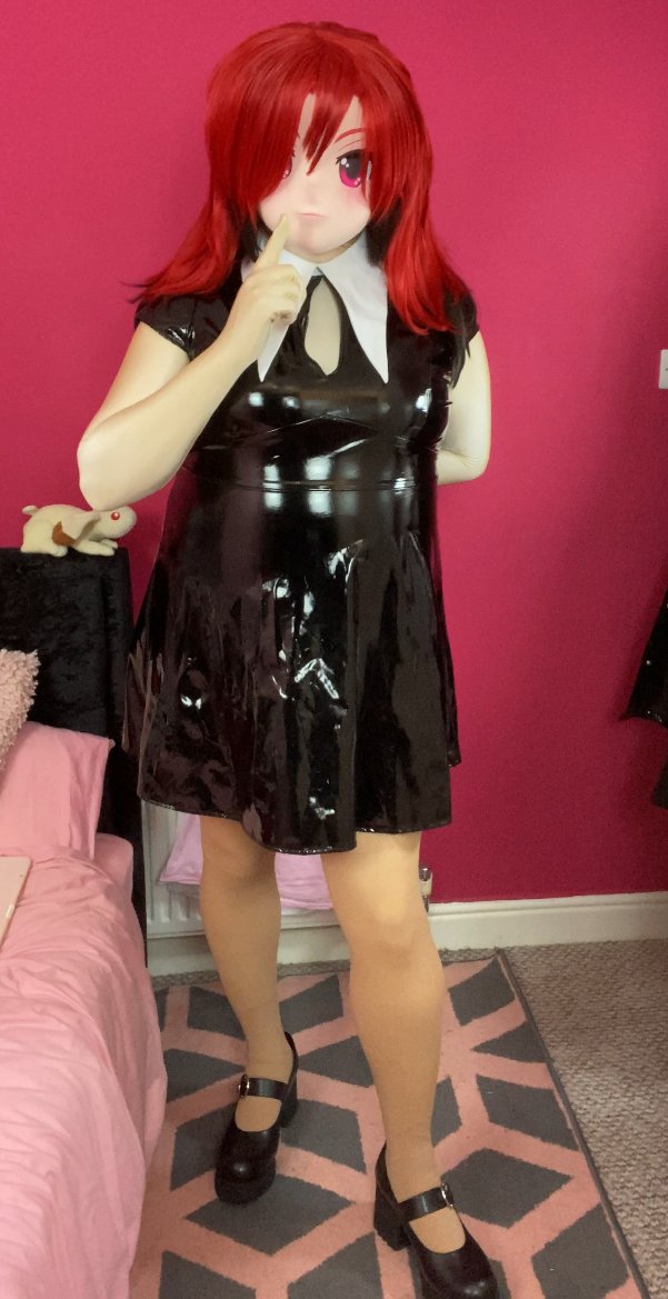 SwitchKara's tweet photo. #WorldGothday ? I knew there was a reason I wore this dress! ^_^ #Kigurumi #ShinyGoth https://t.co/Eird1OwtTL