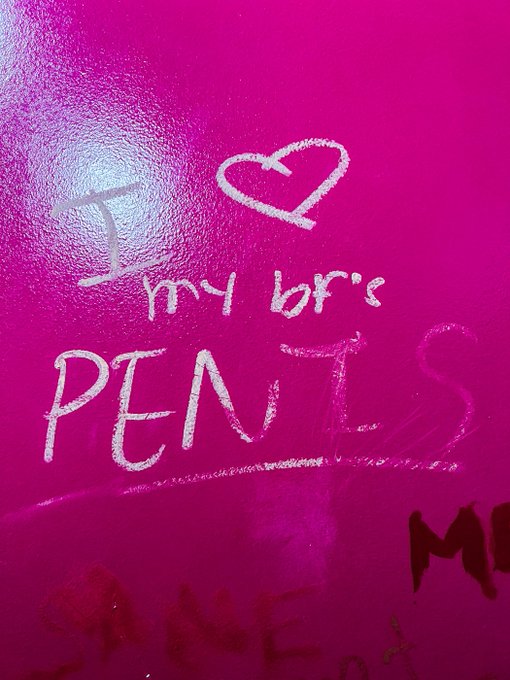 i 💕 ur bf&rsquo;s penis too 👉🏻👈🏻 https://t.co/5BorVmT2Ok