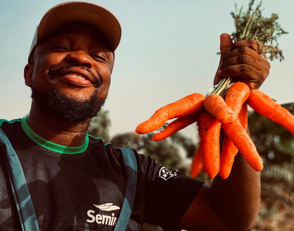 brainboxonyeka's tweet photo. Development Creative x Millennial Ambassador for #endinghunger with #isahagro in Niamey Niger 🇳🇪, Kano and Zaria.
📷 Edits by @GC
#sdgs cc @FAO #foodsecurity #ContentCreator #famine #climatechange #foodcrisis #farmingquotes #qualityseeds #poet @ChimdiIbeawuchi @Ama_Eucharia https://t.co/6eYA8KcAwi