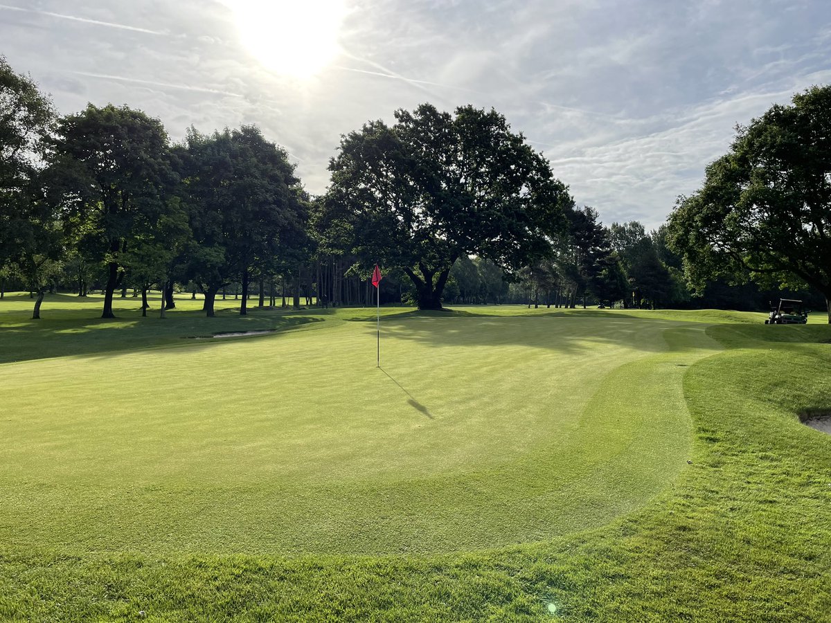 c86low's tweet photo. Full course setup underway for todays mixed open! #golf #mixedopen #competition #weekend #greenkeeping https://t.co/P0XACwgIvU