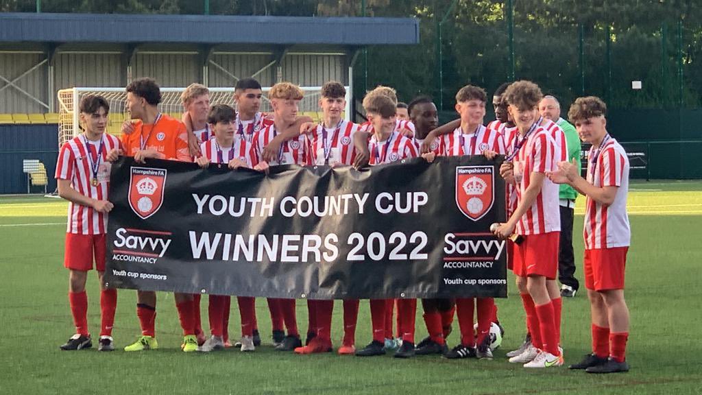 CTYFC_Lions's tweet photo. Absolutely made up for our lads this morning - U15S HAMPSHIRE CUP CHAMPIONS 🔴🔴🔴⚪️⚪️⚪️ @CTYFC1973 @CtfcU18 🏆🏆🏆 thoroughly deserved 6-0 victory https://t.co/4BnyI36JM3