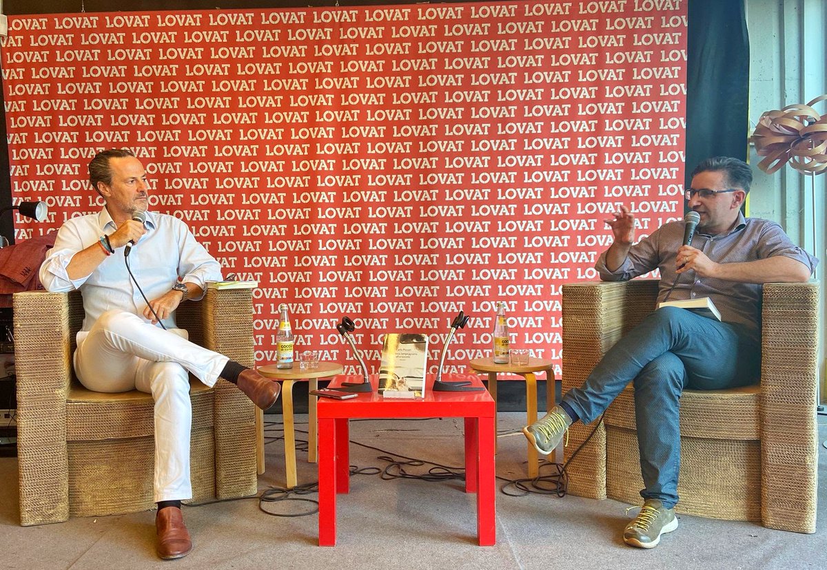 Serata calorosa alla Libreria Lovat di Treviso Villorba <a href="/AleCinquegrani/">Ale Cinquegrani</a> per parlare di "Una linea lampeggiante all'orizzonte." E con amici e lettori arrivati anche da Piove di Sacco e da Mestre. Prossima tappa Trieste il 9 giugno, alla libreria Lovat triestina, alle ore 18:00