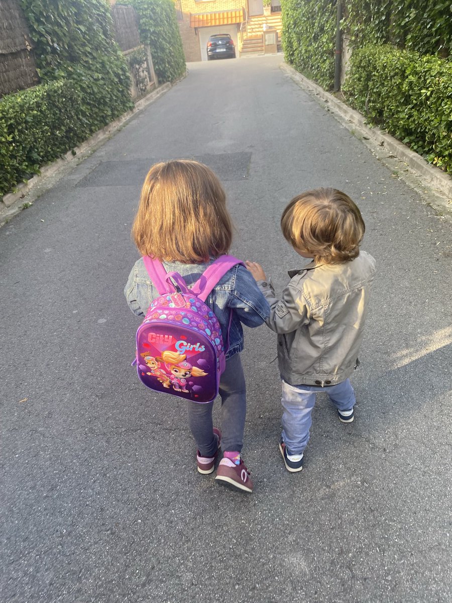 nhan_bcn's tweet photo. #soyMadre, #soyDeveloper y ninguna de las 2 partes de mi vida son incompatibles, al revés, la maternidad me ha dado herramientas para llevar mi carrera más allá, tengo la oportunidad de dar ejemplo a las nuevas generaciones. Que nadie os diga donde está vuestro techo #womenintech https://t.co/44GMZBPLcF