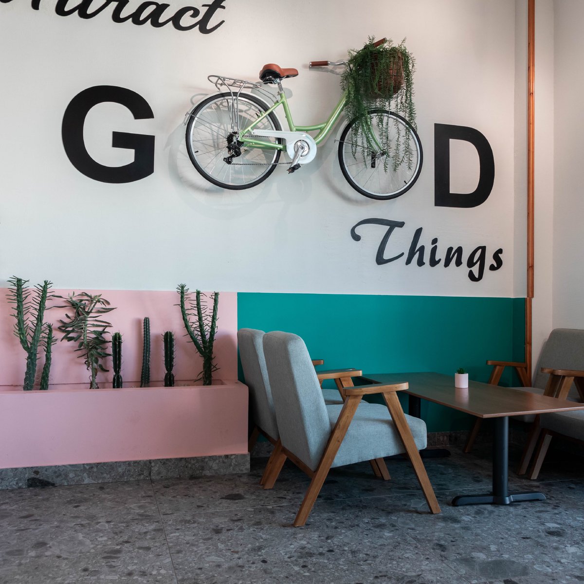 BicicletaKSA's tweet photo. Clear your mind with a cup of coffee!

#بسكلته 
#الطائف #جدة #يووك #الرياض https://t.co/jJisWwlwwe