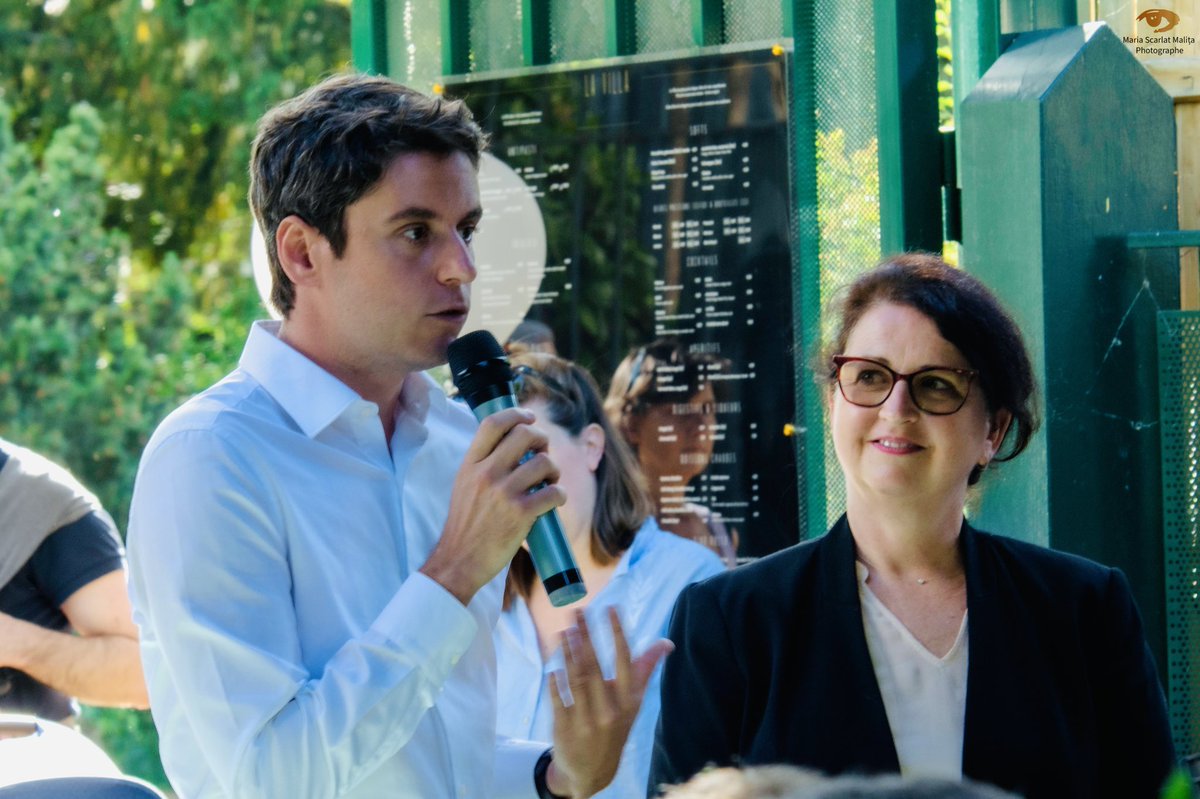 RE_Vanves's tweet photo. De nombreux Vanvéens assistaient à la rencontre proposée par @GabrielAttal au Parc Pic à #Vanves, de tous âges et de tous bords politiques, pour des échanges riches, pertinents et sans concession, dans un dialogue républicain et constructif.
#AttalAvecVous #circo9210 https://t.co/SlO70KAa5B