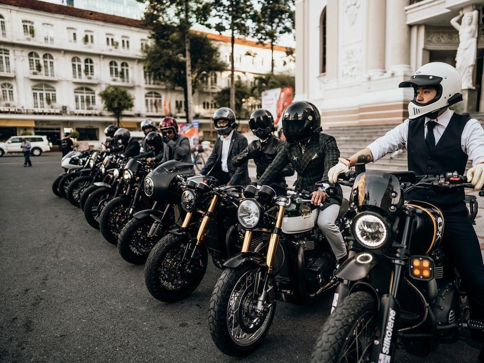 Hello Ho Chi Minh. Thanks to all the amazing support we have received from our gentlefolk across Asia. Europe it is your turn! 

#GentlemansRide
#DGR2022
#RideDapper

📸 Andrew Nguyen
