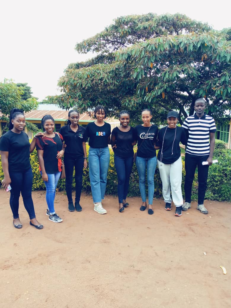 globemedUR's tweet photo. 2/2 
We were able to provide  those families with nutritious food including eggs, bananas, porridge flour. We thank everyone who made it happen!!. 
@kamanda_ange
@IngabireDivin12 @AgasaroAnnick @MbanzaSSteven https://t.co/3gvrN4pOfs
