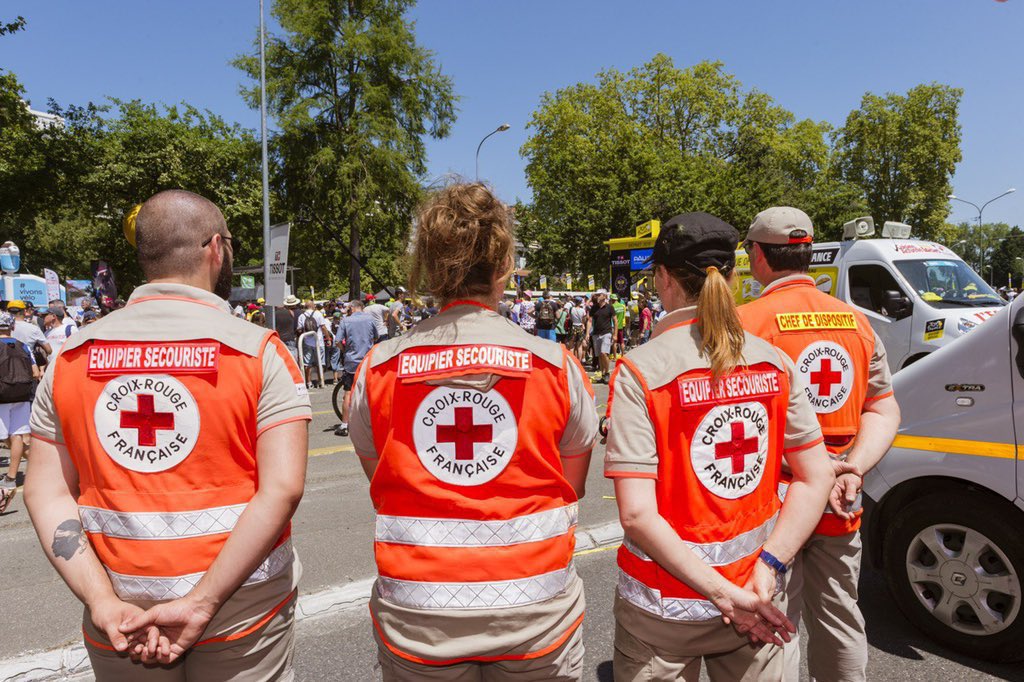 SecCivileFrance's tweet photo. ⛑️ Il existe 13 associations agréées de Sécurité civile au niveau national.
👉 Formations aux #GestesQuiSauvent, missions de secours d'urgence et de soutien à la population, ils sont près de 100 000 à être mobilisés !
🙋‍♀️🙋‍♂️ Vous souhaitez les rejoindre ? ➡️https://t.co/fv5lBptHYN https://t.co/NwqGHxlVL3