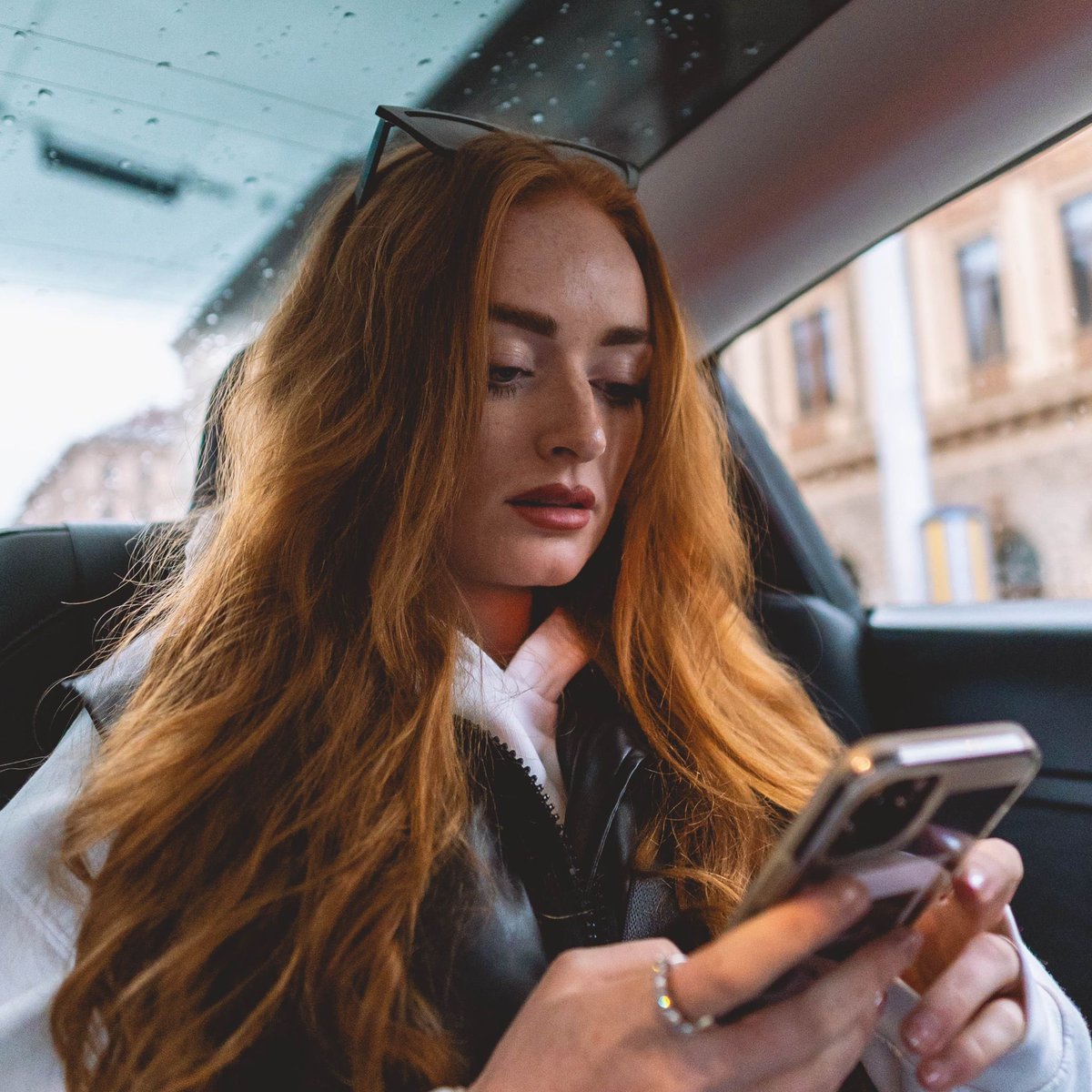 Toksiofficial's tweet photo. Sit back, relax and have a nice weekend 💚 

#wearetoksi #communityride #futureride #socialride #toksi   #tokenizedtaxi https://t.co/VHwm9VrCqm