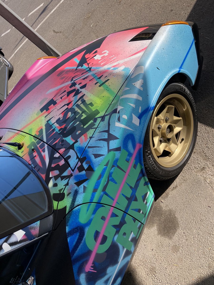 classiccarguru1's tweet photo. #Outlaw 914 all hand painted #NoWrap 😎
#RetroRides @GoodwoodRRC https://t.co/qnF6tGtYEZ