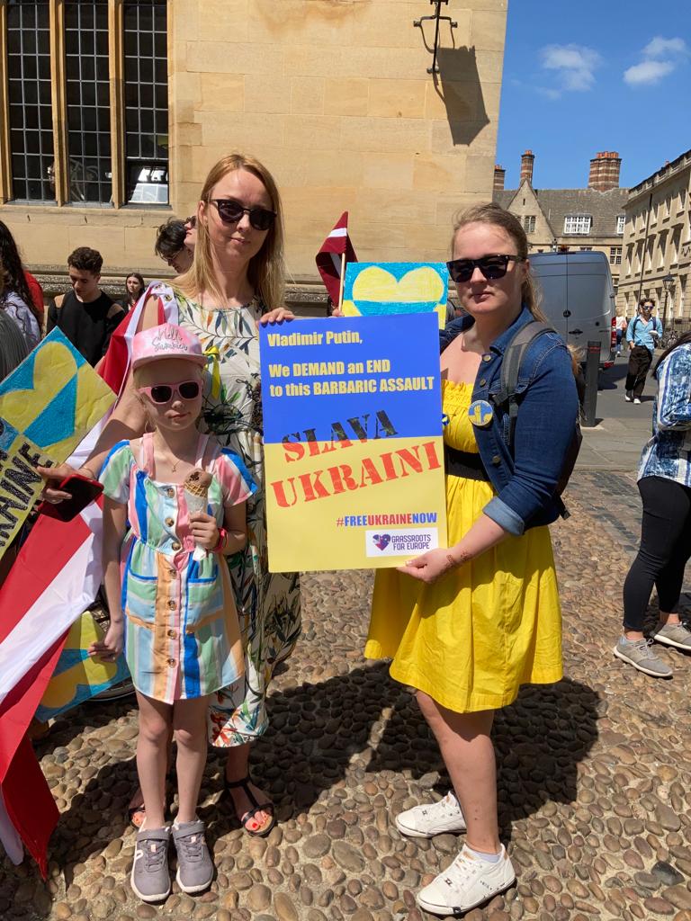 EM_SWSurrey's tweet photo. @nickreeves9876 @pw_pwd Search Twitter for #FreeUkraineNow and you will see lots of "Remainers" with Pro-Ukraine placards https://t.co/7WjAwtZ7v4