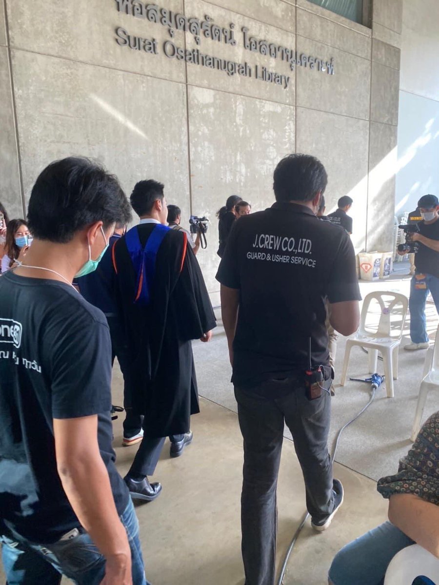 JCrewStaffUsher's tweet photo. Job : Singto’s graduation day
Venue : มหาวิทยาลัยกรุงเทพ
Date : 20.05.22
Thank you🙏🏻 : Dreamworks Live
Thanks Team🧡 : Staff
#Jcrewteam
#Jcrewallarea
#Jcrewfamily https://t.co/D8IuSDTvSJ