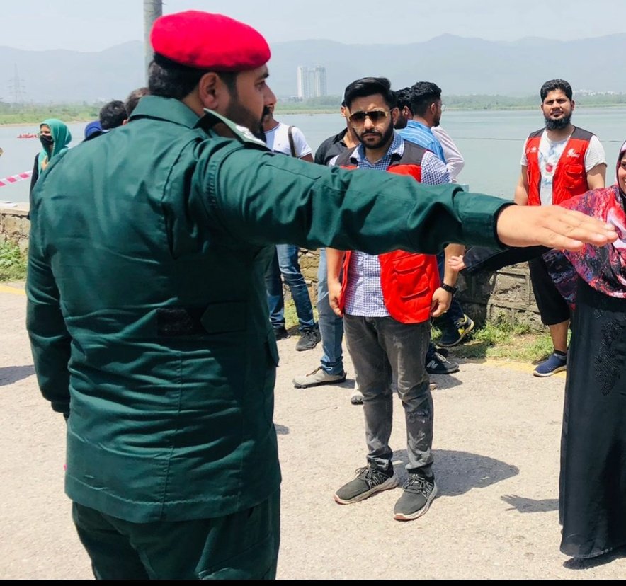 RwpVForce's tweet photo. Training session by Rescue 1122 to cope with flood situation

#sundayvibes 🦺🚤🛟🚑📢🧑‍🚒🧯🚒

@DCRawalpindi @pesrescue1122 
@ShahnazDeeba @CommissionerRwp
@CS_Punjab @GovtofPunjabPK @GovtofPakistan @OmarCheemaPTI https://t.co/9R4PpTM1kr
