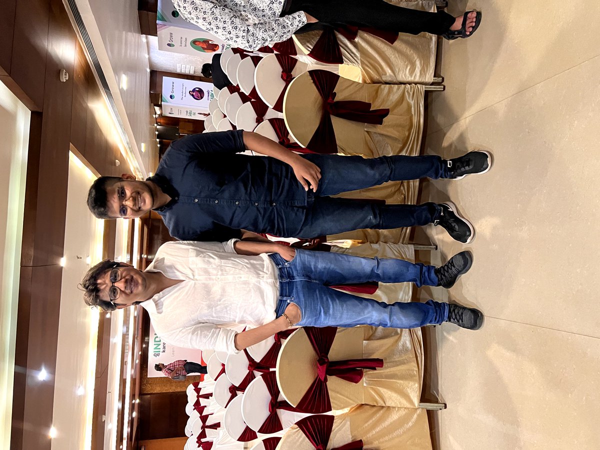 Glan_dsza's tweet photo. Met @lkeshre CEO and founder of @_groww at #abindiakaregainvest event by #groww at ocean pearl ,Mangaluru.
.
.
.
.
#karnatakatourism #karnataka_ig #karnataka_focus #karnatakadiaries #karnatakafood #southindia #southindianfood #mangalapuram #mangalorediaries #mangalorean https://t.co/CblE3wvuNR
