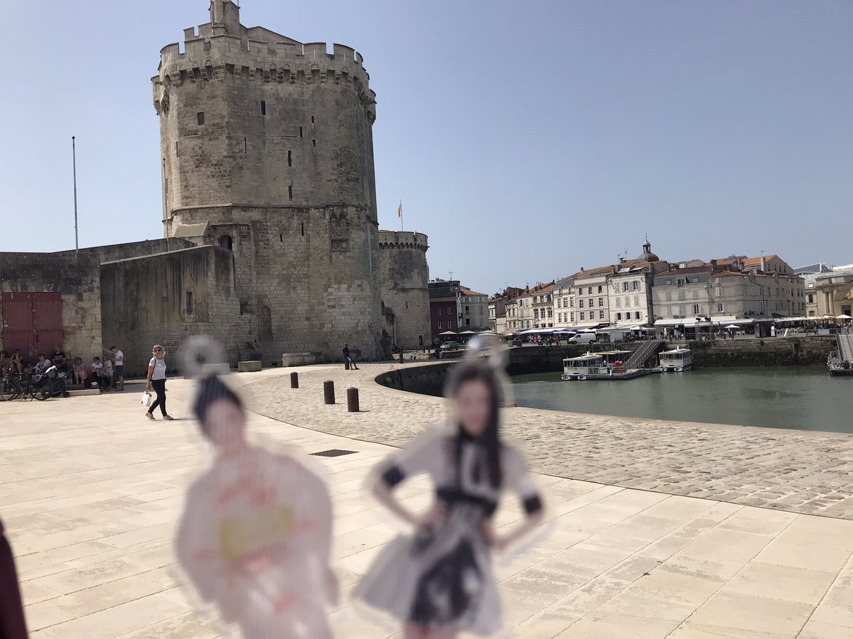 Maopins's tweet photo. #hp_here #フランス #france #larochelle #秋山眞緒 #つばきファクトリー #ハロープロ #helloproject https://t.co/e97oEJqvJk