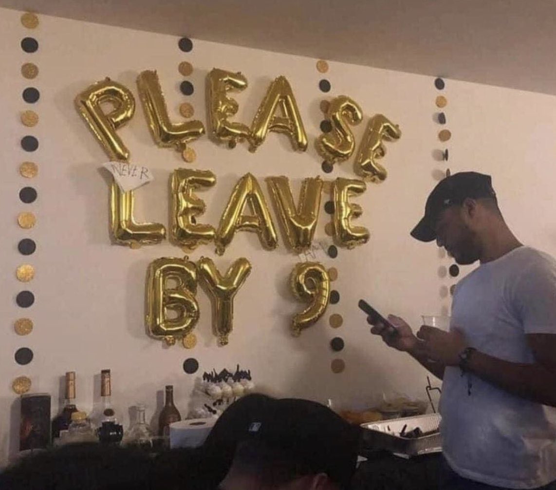 atmylimitlol's tweet image. Me hosting a party