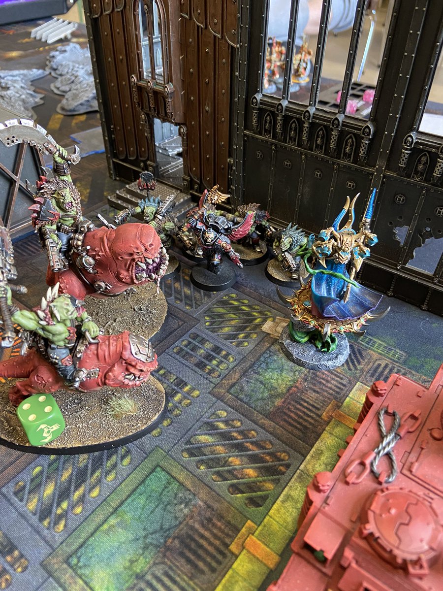 corpsethiefclaw's tweet photo. @WarComTeam Busy krumpinโ #waaaaagh https://t.co/ExRAAaMpP4